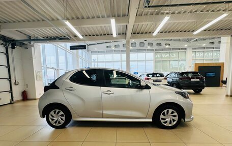 Toyota Yaris, 2021 год, 1 099 000 рублей, 7 фотография