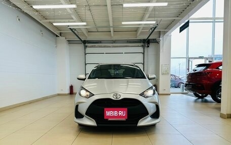 Toyota Yaris, 2021 год, 1 099 000 рублей, 9 фотография