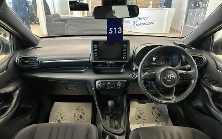 Toyota Yaris, 2021 год, 1 099 000 рублей, 16 фотография