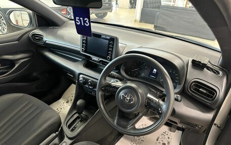 Toyota Yaris, 2021 год, 1 099 000 рублей, 11 фотография