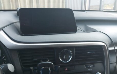 Lexus RX IV рестайлинг, 2019 год, 4 500 000 рублей, 9 фотография