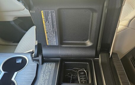 Toyota Land Cruiser, 2021 год, 10 650 000 рублей, 23 фотография