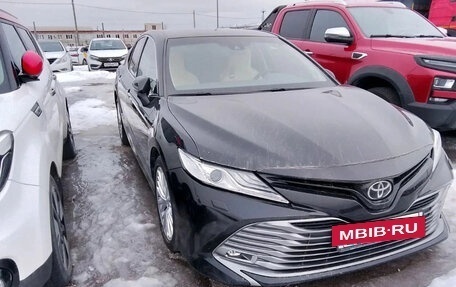 Toyota Camry, 2018 год, 1 875 000 рублей, 2 фотография