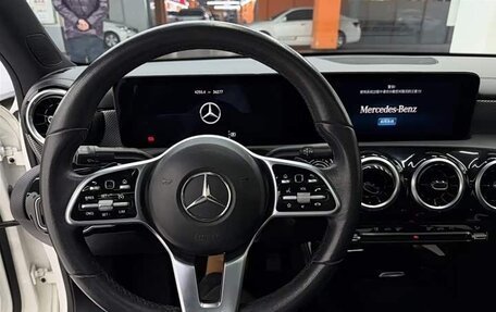 Mercedes-Benz A-Класс, 2023 год, 2 210 000 рублей, 9 фотография