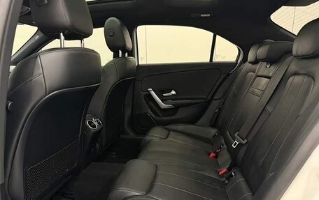 Mercedes-Benz A-Класс, 2023 год, 2 210 000 рублей, 14 фотография