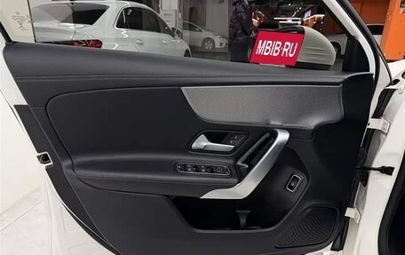 Mercedes-Benz A-Класс, 2023 год, 2 210 000 рублей, 18 фотография