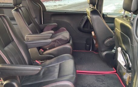 Dodge Caravan V, 2017 год, 2 400 000 рублей, 10 фотография