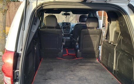 Dodge Caravan V, 2017 год, 2 400 000 рублей, 16 фотография