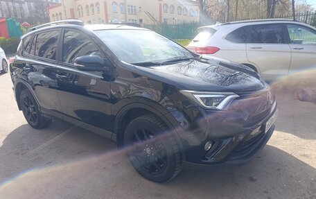 Toyota RAV4, 2019 год, 2 400 000 рублей, 2 фотография