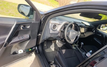 Toyota RAV4, 2019 год, 2 400 000 рублей, 5 фотография