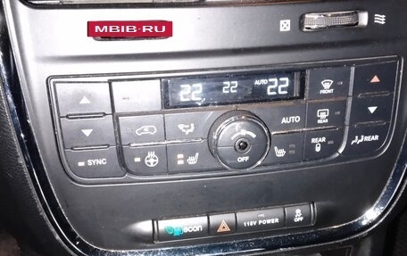 Dodge Caravan V, 2017 год, 2 400 000 рублей, 19 фотография