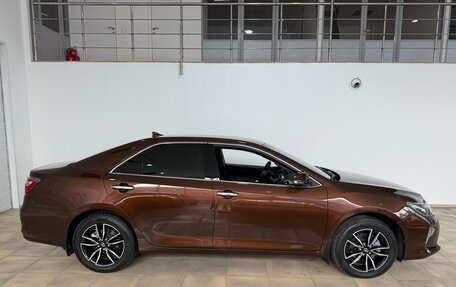 Toyota Camry, 2018 год, 2 600 000 рублей, 4 фотография