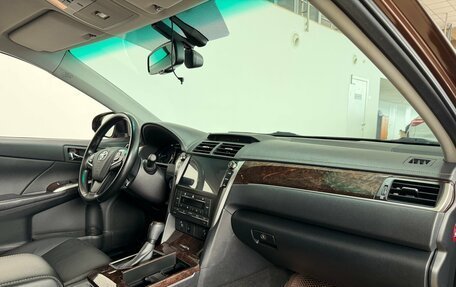 Toyota Camry, 2018 год, 2 600 000 рублей, 11 фотография