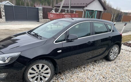 Opel Astra J, 2010 год, 730 000 рублей, 1 фотография