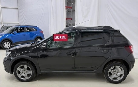 Renault Sandero II рестайлинг, 2021 год, 1 057 000 рублей, 2 фотография