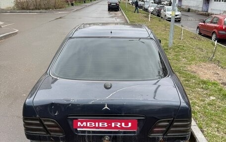 Mercedes-Benz E-Класс, 1997 год, 140 000 рублей, 4 фотография