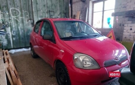 Toyota Yaris I рестайлинг, 2000 год, 500 000 рублей, 3 фотография