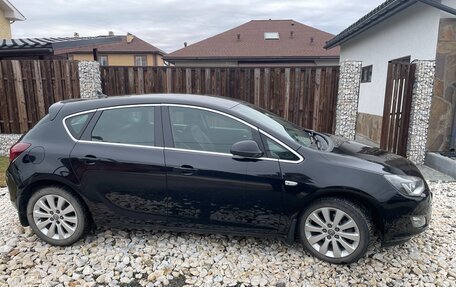 Opel Astra J, 2010 год, 730 000 рублей, 3 фотография