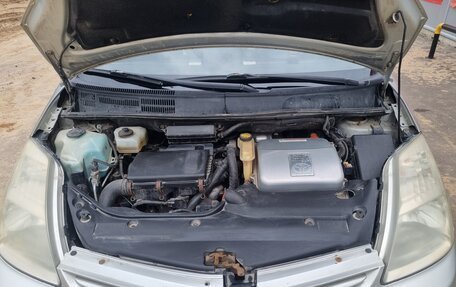 Toyota Prius, 2005 год, 649 000 рублей, 9 фотография