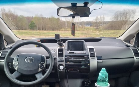 Toyota Prius, 2005 год, 649 000 рублей, 11 фотография