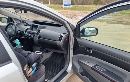 Toyota Prius, 2005 год, 649 000 рублей, 14 фотография