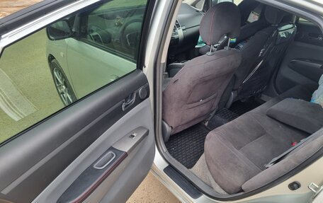 Toyota Prius, 2005 год, 649 000 рублей, 13 фотография