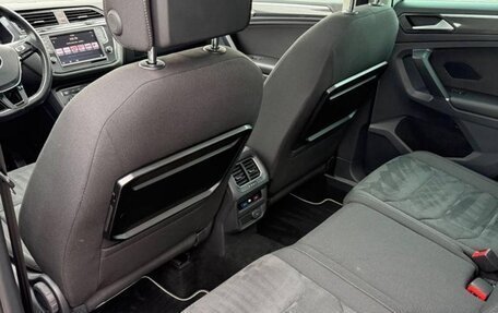 Volkswagen Tiguan II, 2017 год, 2 100 000 рублей, 12 фотография