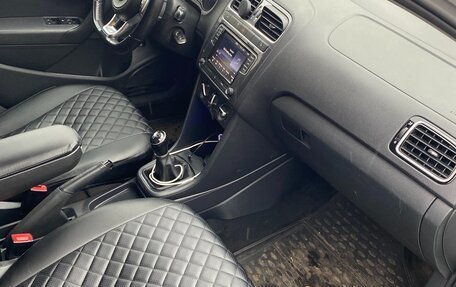 Volkswagen Polo VI (EU Market), 2018 год, 900 000 рублей, 9 фотография