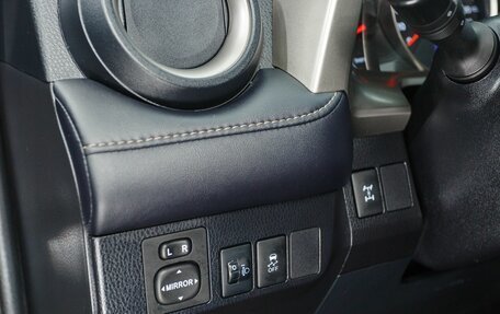 Toyota RAV4, 2013 год, 1 997 000 рублей, 13 фотография