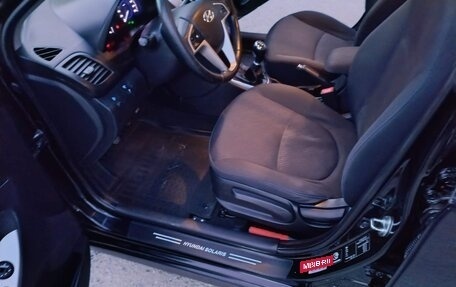 Hyundai Solaris II рестайлинг, 2011 год, 749 000 рублей, 4 фотография