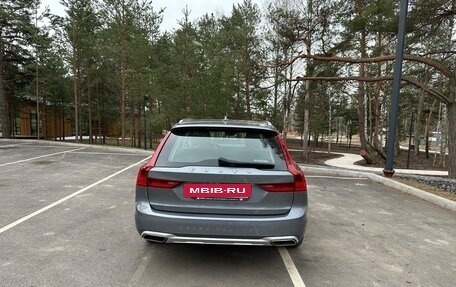 Volvo V90 Cross Country I рестайлинг, 2019 год, 3 650 000 рублей, 5 фотография