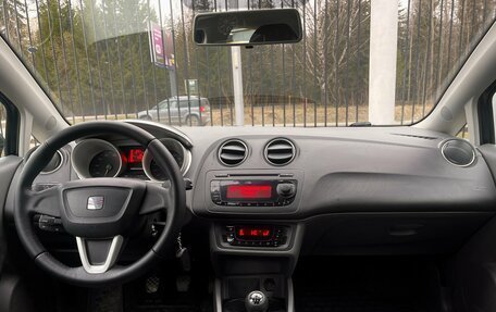 SEAT Ibiza IV рестайлинг 2, 2010 год, 579 000 рублей, 10 фотография