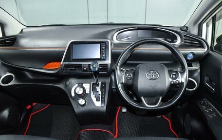 Toyota Sienta II, 2017 год, 1 499 000 рублей, 15 фотография