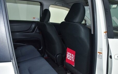 Toyota Sienta II, 2017 год, 1 499 000 рублей, 13 фотография