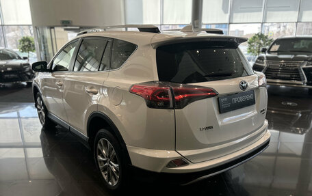 Toyota RAV4, 2016 год, 2 489 000 рублей, 11 фотография