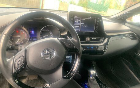 Toyota C-HR I рестайлинг, 2019 год, 2 200 000 рублей, 3 фотография