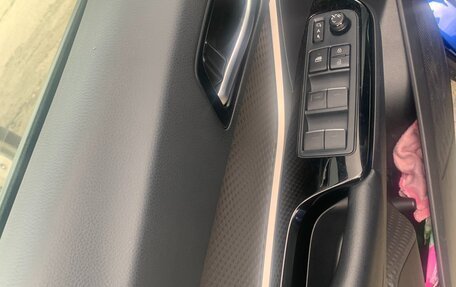 Toyota C-HR I рестайлинг, 2019 год, 2 200 000 рублей, 6 фотография