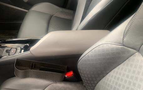 Toyota C-HR I рестайлинг, 2019 год, 2 200 000 рублей, 9 фотография