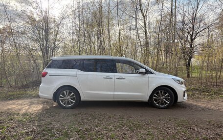 KIA Carnival III, 2018 год, 1 900 000 рублей, 9 фотография