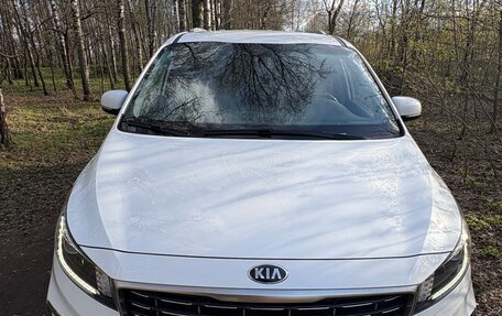 KIA Carnival III, 2018 год, 1 900 000 рублей, 11 фотография