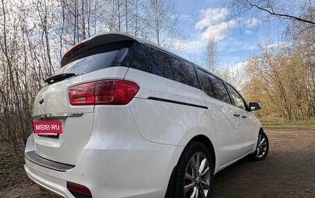 KIA Carnival III, 2018 год, 1 900 000 рублей, 8 фотография