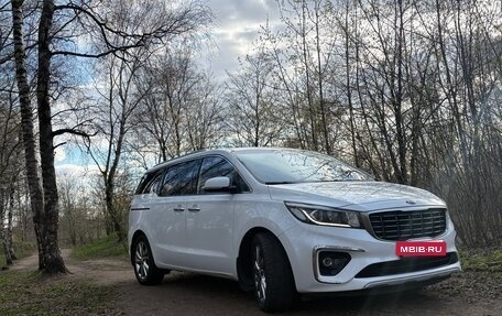 KIA Carnival III, 2018 год, 1 900 000 рублей, 3 фотография