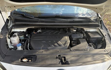 KIA Carnival III, 2018 год, 1 900 000 рублей, 17 фотография