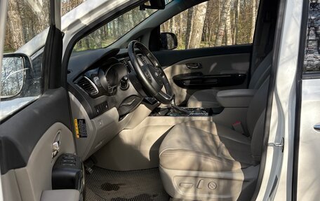 KIA Carnival III, 2018 год, 1 900 000 рублей, 23 фотография