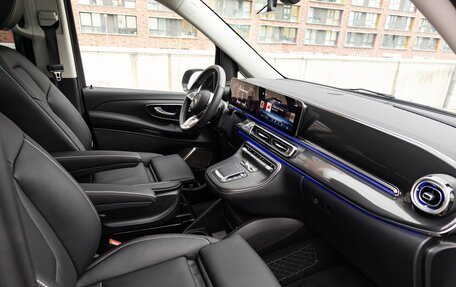 Mercedes-Benz V-Класс, 2024 год, 10 000 000 рублей, 20 фотография