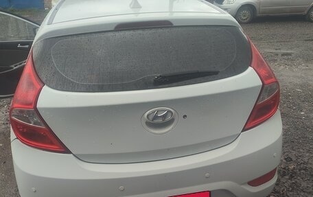 Hyundai Solaris II рестайлинг, 2011 год, 650 000 рублей, 4 фотография