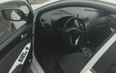 Hyundai Solaris II рестайлинг, 2011 год, 650 000 рублей, 9 фотография