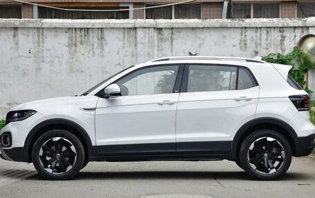 Volkswagen T-Cross I, 2022 год, 1 602 000 рублей, 7 фотография