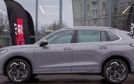 Volkswagen Tiguan, 2024 год, 4 399 000 рублей, 3 фотография