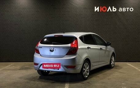 Hyundai Solaris II рестайлинг, 2012 год, 840 000 рублей, 5 фотография